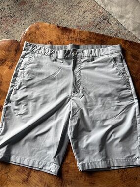 Kenneth Cole Light Gray Men’s Chino Shorts